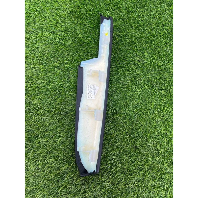 Обшивка ручки подлокотника (салон) Volkswagen Touareg NF 2013 3.0 TDI CRCA 7P2868170BE74