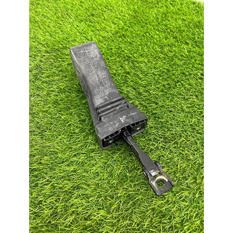 Ограничитель двери (кузов и элементы) Volkswagen Touareg NF 2013 3.0 TDI CRCA 7P0837249B