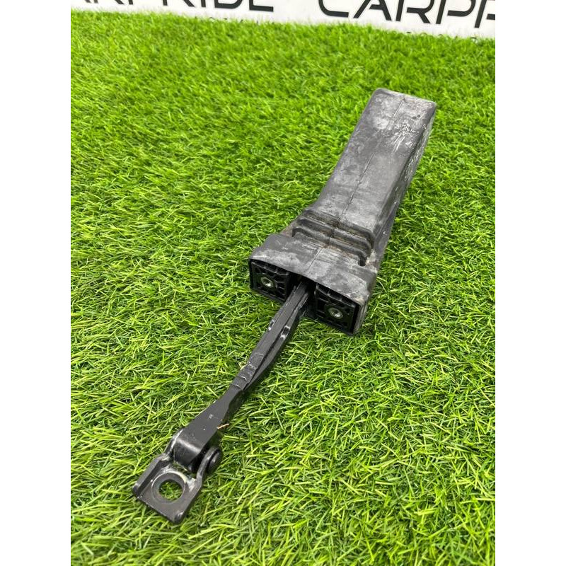 Ограничитель двери (кузов и элементы) Volkswagen Touareg NF 2013 3.0 TDI CRCA 7P0839249C