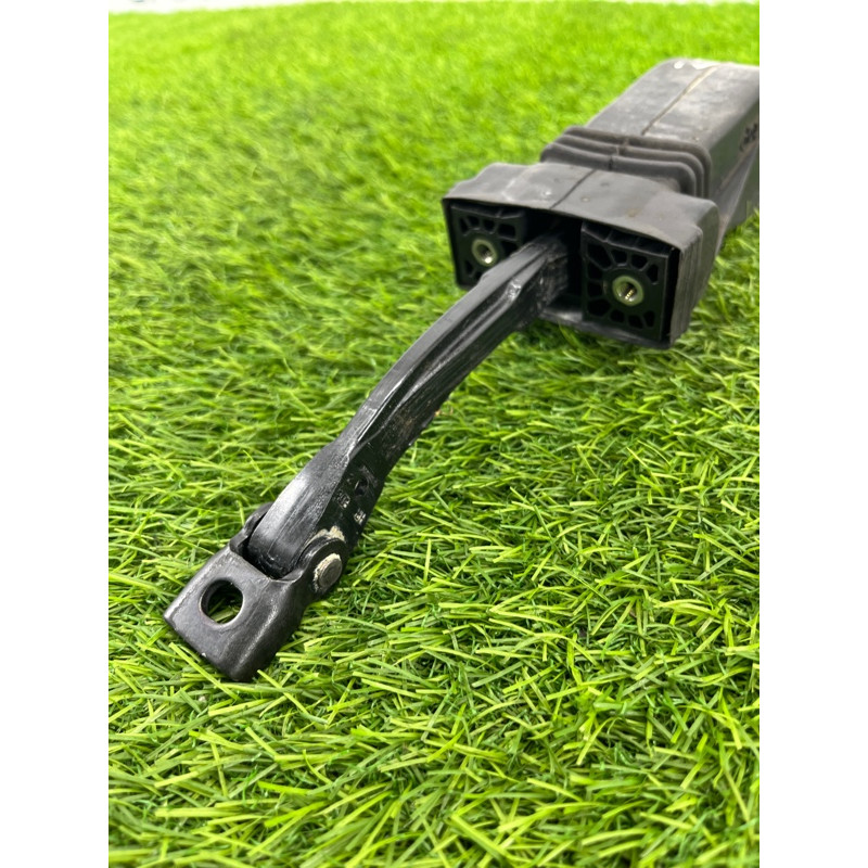 Ограничитель двери (кузов и элементы) Volkswagen Touareg NF 2013 3.0 TDI CRCA 7P0839249C