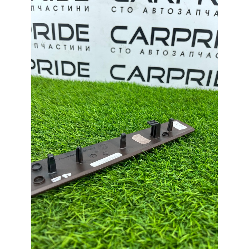 Декоративная накладка карты двери (салон) Volkswagen Touareg NF 2013 3.0 TDI CRCA 7P6867450BME1