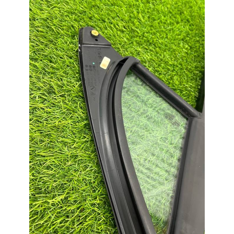 Форточка двери (кузов и элементы) Volkswagen Touareg NF 2013 3.0 TDI CRCA 7P0845113D