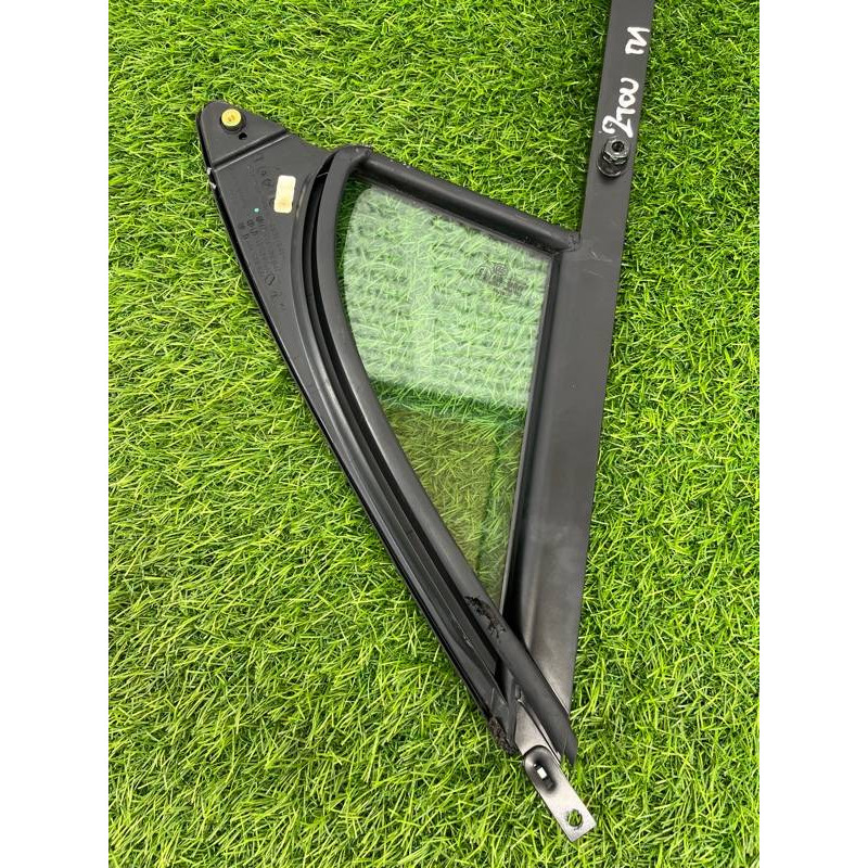 Форточка двери (кузов и элементы) Volkswagen Touareg NF 2013 3.0 TDI CRCA 7P0845113D