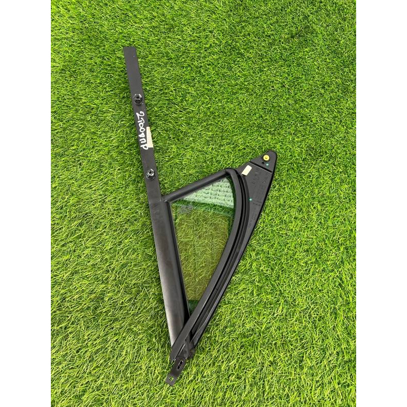 Форточка двери (кузов и элементы) Volkswagen Touareg NF 2013 3.0 TDI CRCA 7P0845114D