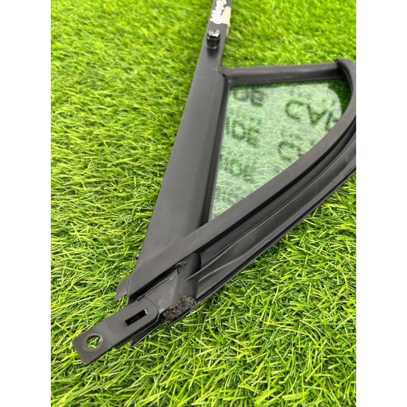 Форточка двери (кузов и элементы) Volkswagen Touareg NF 2013 3.0 TDI CRCA 7P0845114D