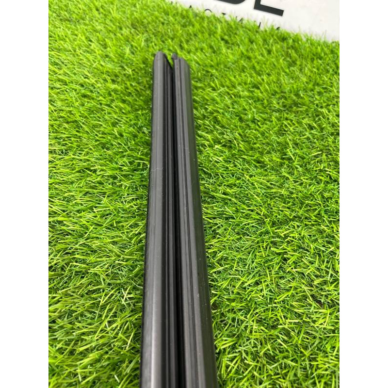 Молдинг стекла внутренний (наружные элементы кузова) Volkswagen Touareg NF 2013 3.0 TDI CRCA 7P0839471C