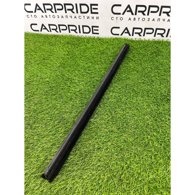 Молдинг стекла внутренний (наружные элементы кузова) Volkswagen Touareg NF 2013 3.0 TDI CRCA 7P0839471C