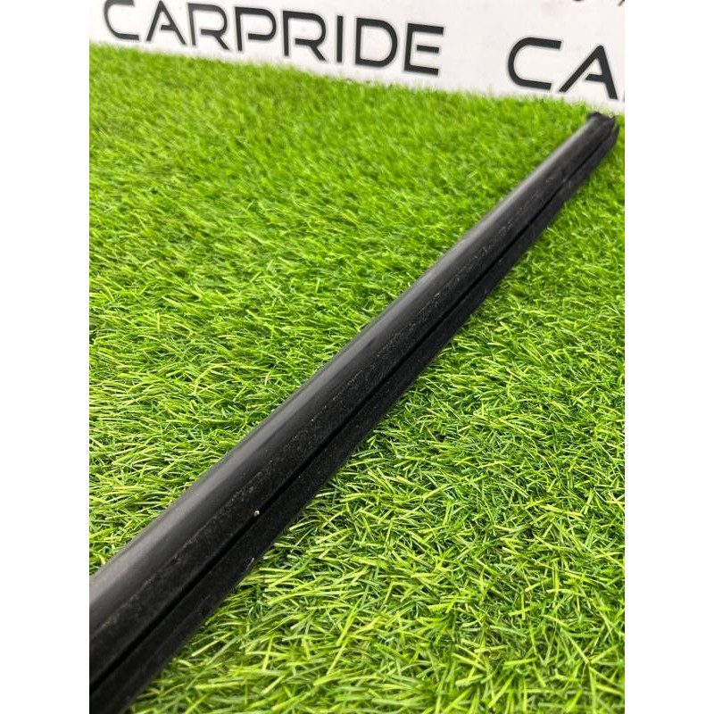 Молдинг стекла внутренний (наружные элементы кузова) Volkswagen Touareg NF 2013 3.0 TDI CRCA 7P0839471C