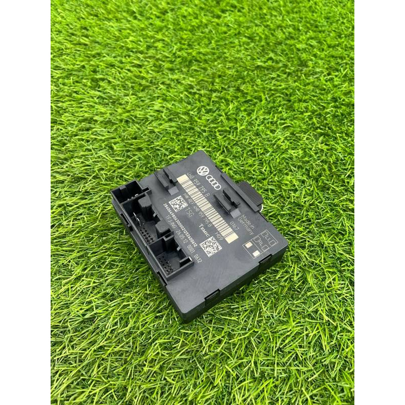 Блок управления дверьми (электрика / блоки управления) Volkswagen Touareg NF 2013 3.0 TDI CRCA 4H0959795B