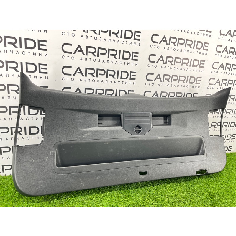 Обшивка крышки багажника (салон) Volkswagen Touareg NF 2013 3.0 TDI CRCA 7P6867601B82V