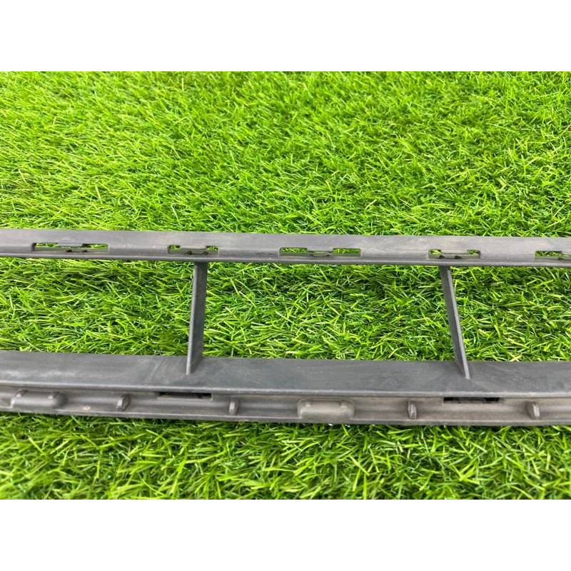 Решетка бампера (кузов и элементы) Volkswagen Touareg NF 2013 3.0 TDI CRCA 7P68536739B9