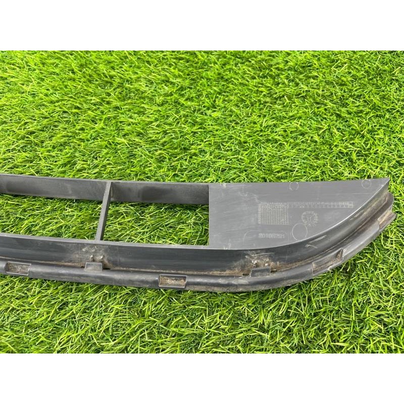 Решетка бампера (кузов и элементы) Volkswagen Touareg NF 2013 3.0 TDI CRCA 7P68536739B9