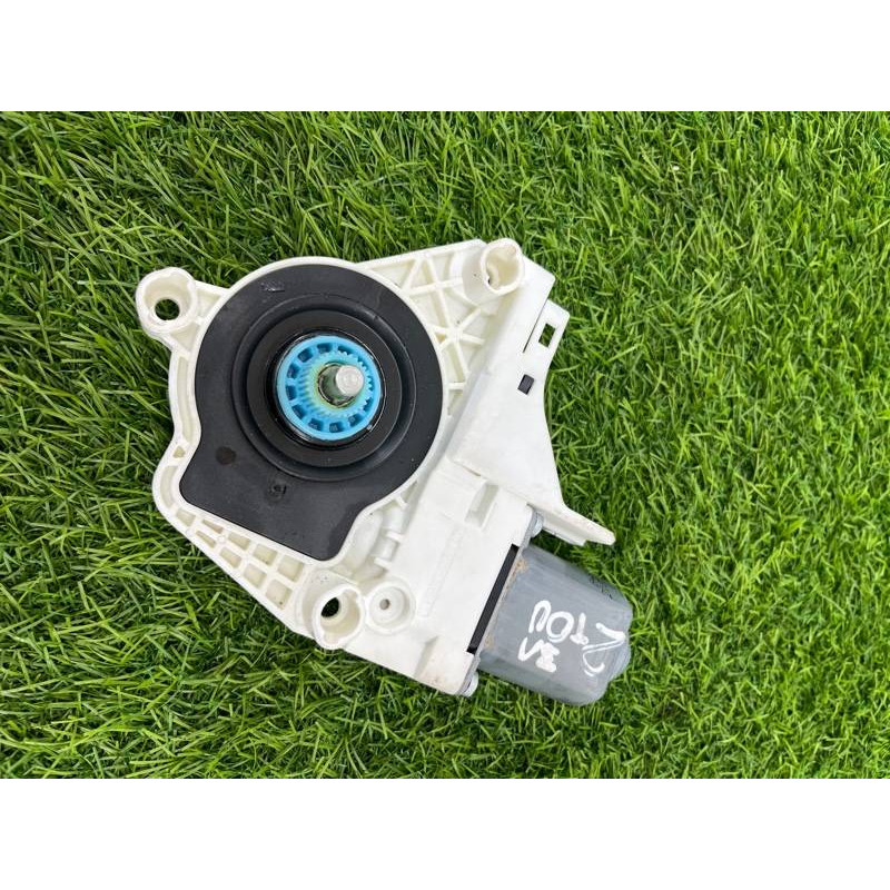 Мотор стеклоподъемника (электрика) Volkswagen Touareg NF 2013 3.0 TDI CRCA 8K0959812A