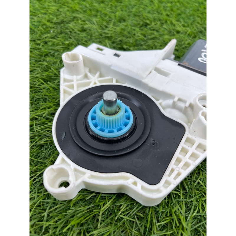 Мотор стеклоподъемника (электрика) Volkswagen Touareg NF 2013 3.0 TDI CRCA 8K0959812A