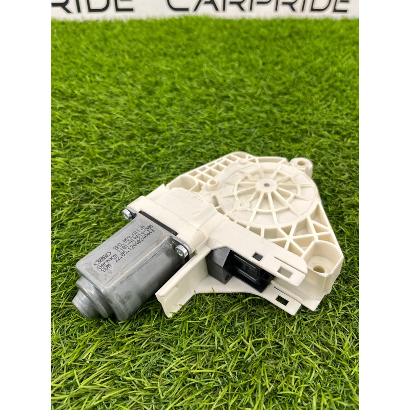 Мотор стеклоподъемника (электрика) Volkswagen Touareg NF 2013 3.0 TDI CRCA 8K0959811A