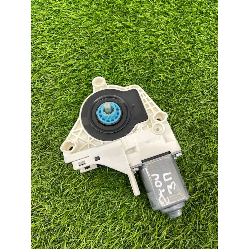 Мотор стеклоподъемника (электрика) Volkswagen Touareg NF 2013 3.0 TDI CRCA 8K0959811A