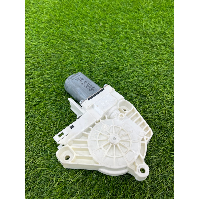 Мотор стеклоподъемника (электрика) Volkswagen Touareg NF 2013 3.0 TDI CRCA 8K0959801B