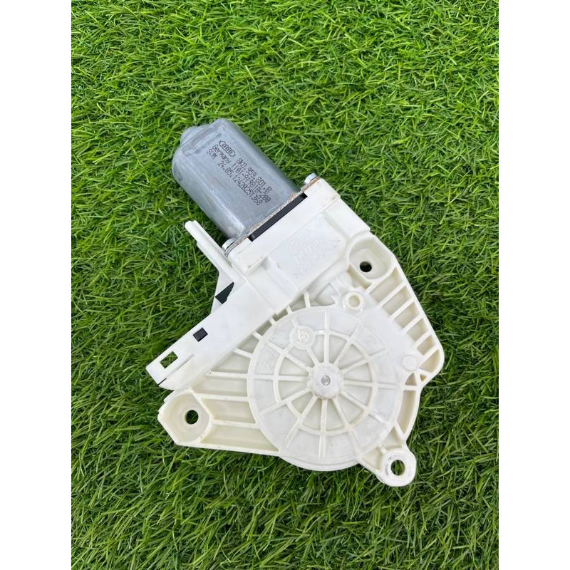 Мотор стеклоподъемника (электрика) Volkswagen Touareg NF 2013 3.0 TDI CRCA 8K0959801B