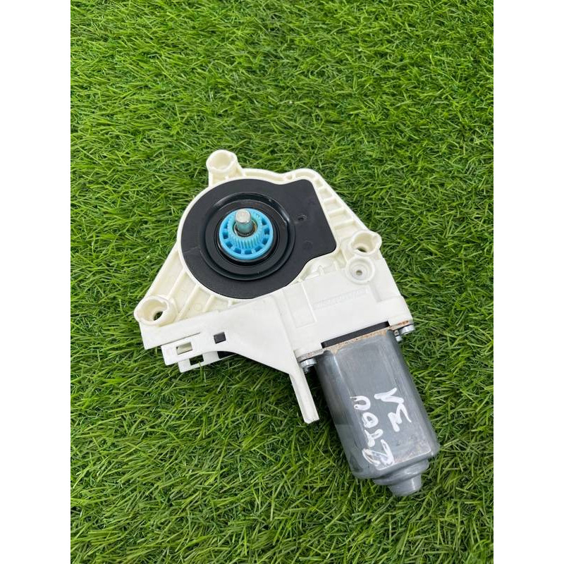 Мотор стеклоподъемника (электрика) Volkswagen Touareg NF 2013 3.0 TDI CRCA 8K0959801B