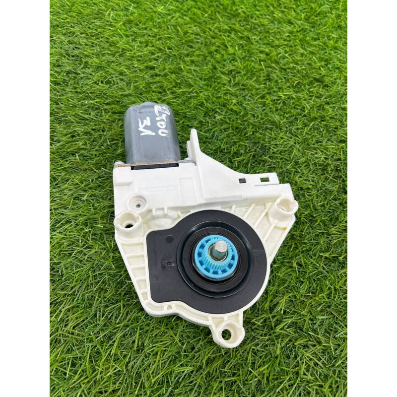 Мотор стеклоподъемника (электрика) Volkswagen Touareg NF 2013 3.0 TDI CRCA 8K0959801B