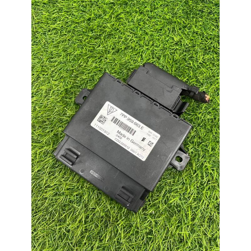 Стабилизатор напряжения (электрика / блоки управления) Volkswagen Touareg NF 2013 3.0 TDI CRCA 7PP959663E