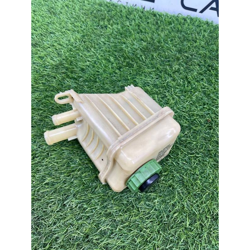 Бачок гидроусилителя (рулевое управление) Volkswagen Touareg NF 2013 3.0 TDI CRCA 7L6422371E