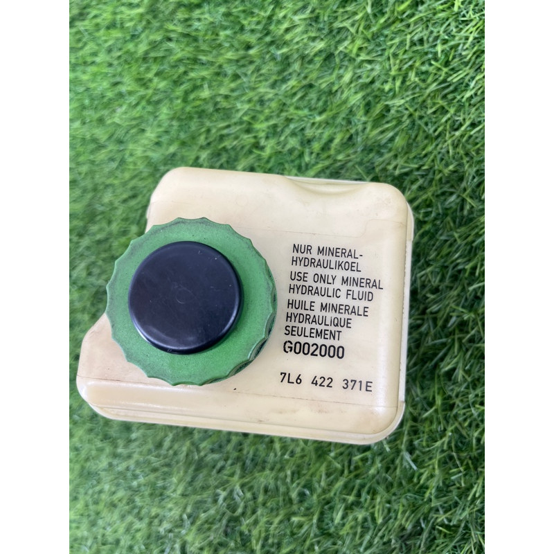 Бачок гидроусилителя (рулевое управление) Volkswagen Touareg NF 2013 3.0 TDI CRCA 7L6422371E