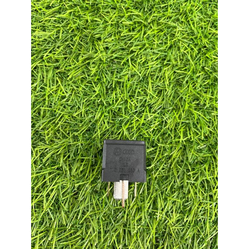 Реле (электрика) Volkswagen Touareg NF 2013 3.0 TDI CRCA 7m0951253a