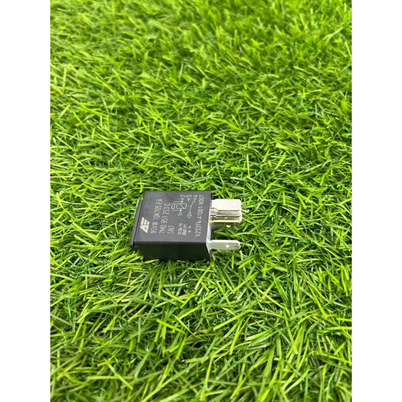 Реле (электрика) Volkswagen Touareg NF 2013 3.0 TDI CRCA 7m0951253c