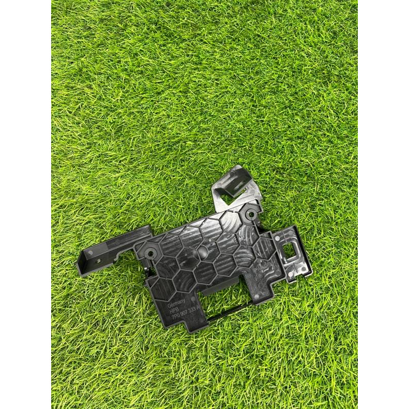 Кронштейн блока управления (кузов и элементы) Volkswagen Touareg NF 2013 3.0 TDI CRCA 7p0907333