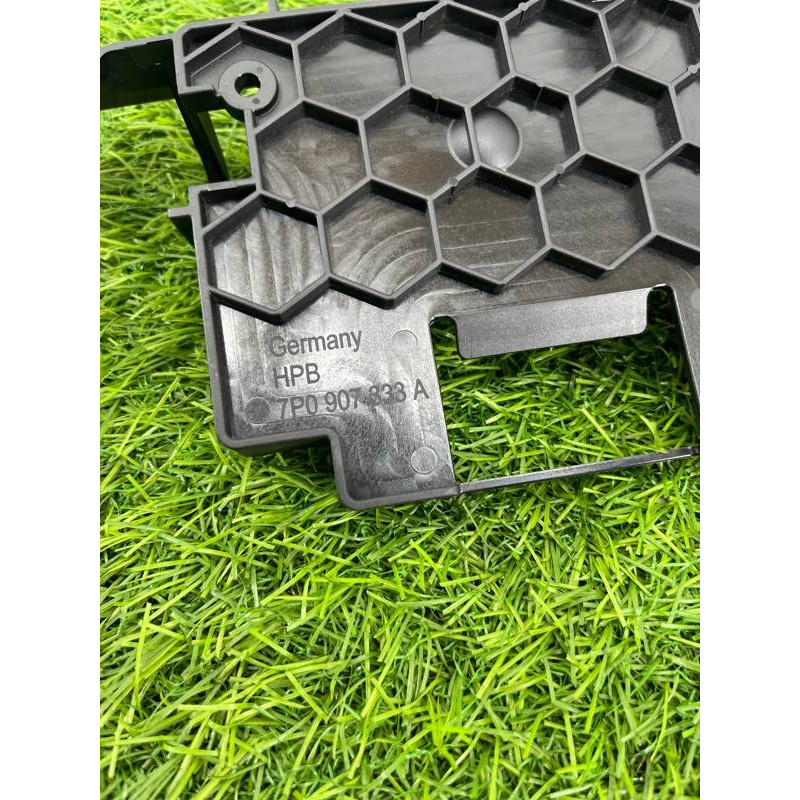 Кронштейн блока управления (кузов и элементы) Volkswagen Touareg NF 2013 3.0 TDI CRCA 7p0907333