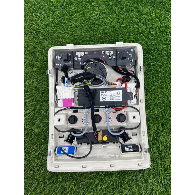 Плафон салона (салон) Volkswagen Touareg NF 2013 3.0 TDI CRCA 7P6947105J2EN