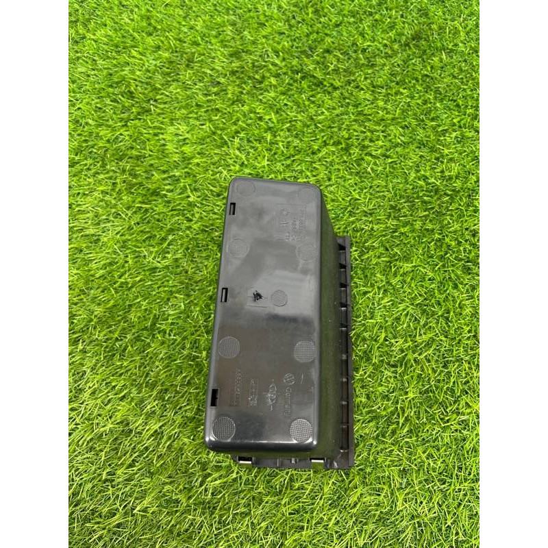 Бардачок центральной консоли (салон) Volkswagen Touareg NF 2013 3.0 TDI CRCA 7P68630921QB