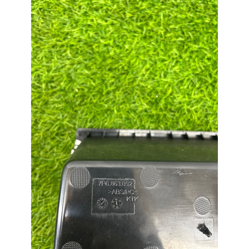 Бардачок центральной консоли (салон) Volkswagen Touareg NF 2013 3.0 TDI CRCA 7P68630921QB