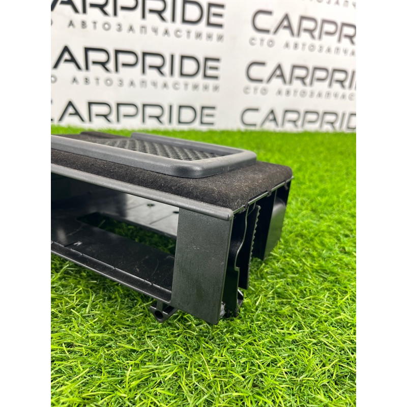 Кронштейн блока мультимедиа (салон) Volkswagen Touareg NF 2013 3.0 TDI CRCA 7P6858161D