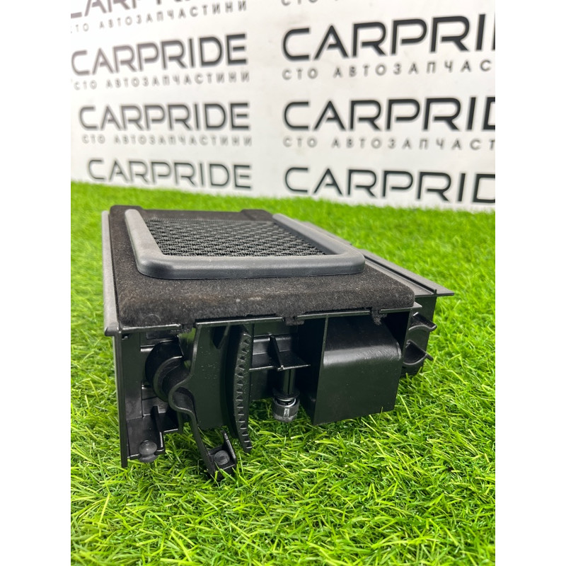 Кронштейн блока мультимедиа (салон) Volkswagen Touareg NF 2013 3.0 TDI CRCA 7P6858161D