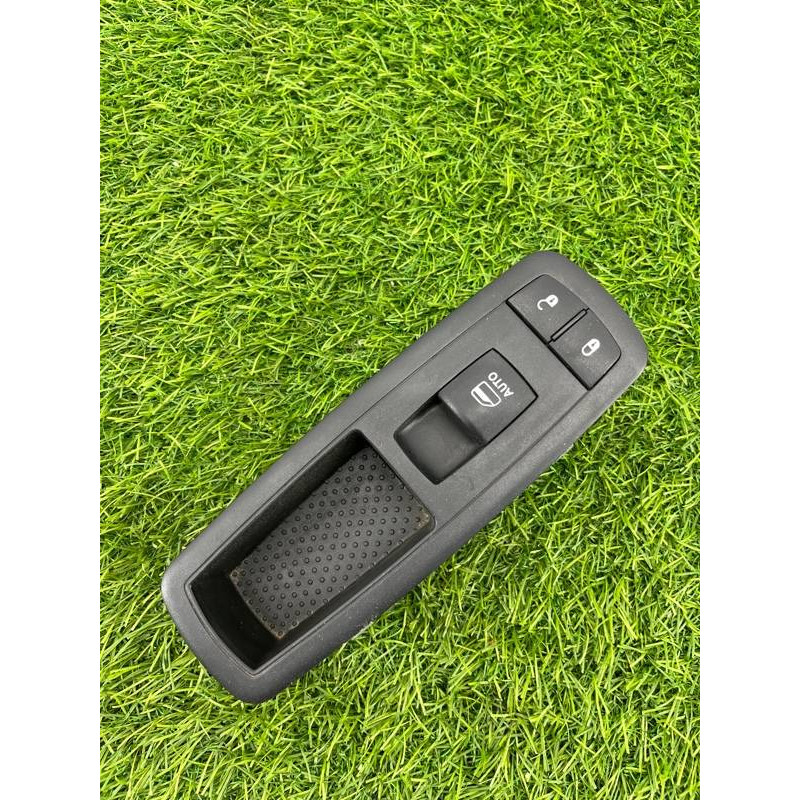 Кнопка стеклоподъемника (электрика / кнопки) Jeep Cherokee Trailhawk 2014 2.4 68141892aa