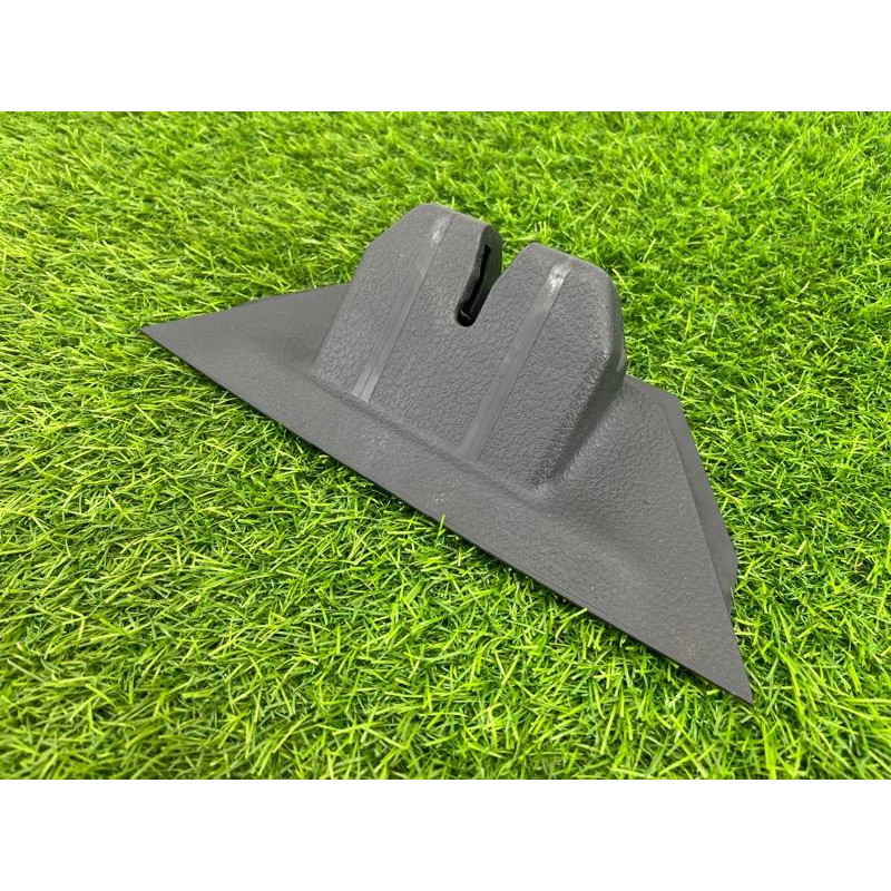 Накладка замка крышки багажника (салон) Volkswagen Touareg NF 2013 3.0 TDI CRCA 7P6827520B82V