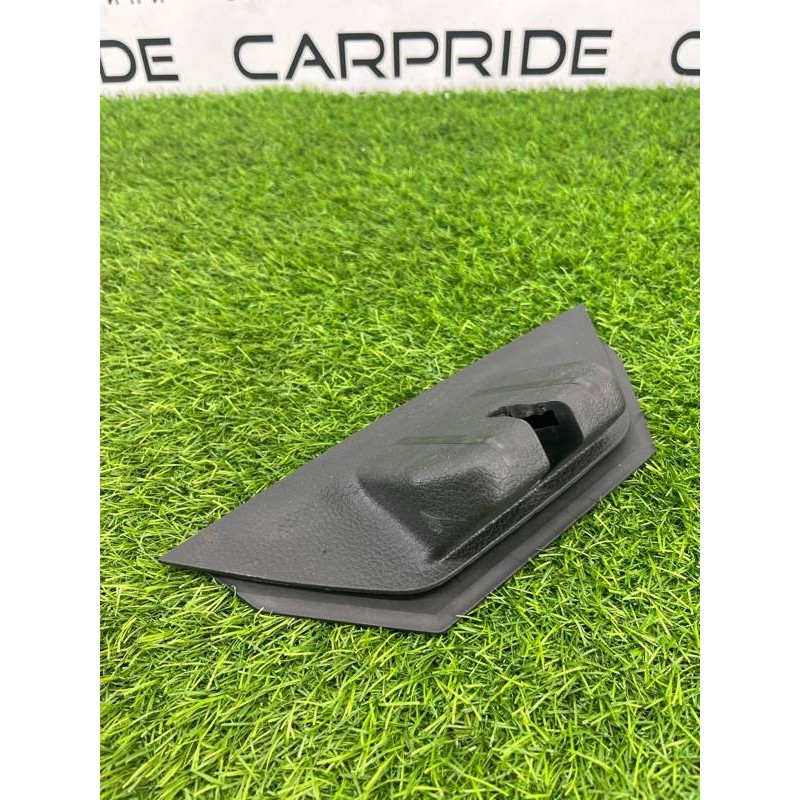 Накладка замка крышки багажника (салон) Volkswagen Touareg NF 2013 3.0 TDI CRCA 7P6827520B82V