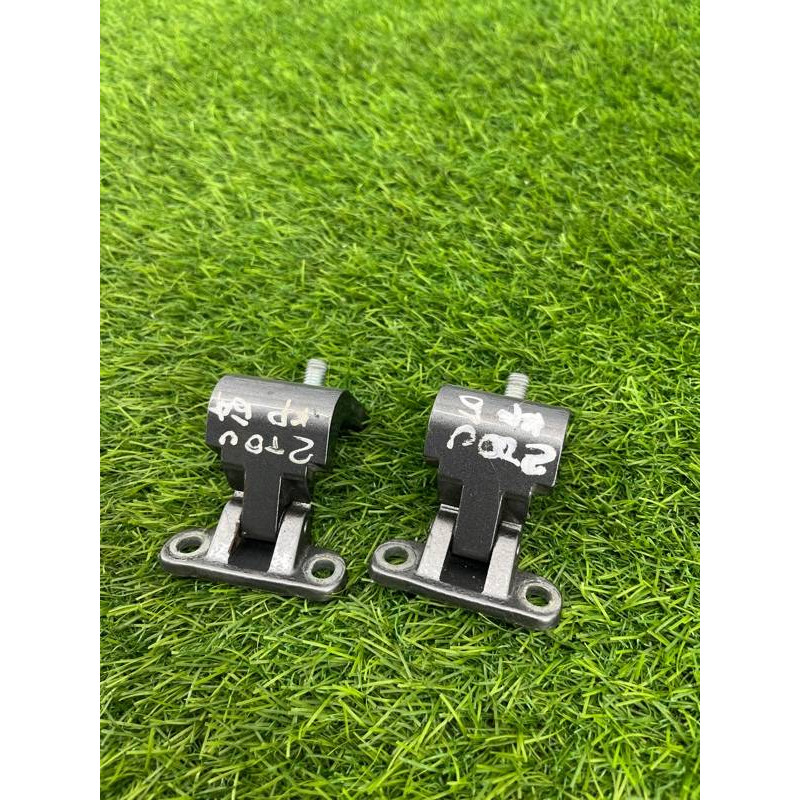 Петля багажника (кузов и элементы) Volkswagen Touareg NF 2013 3.0 TDI CRCA 1k6827301c