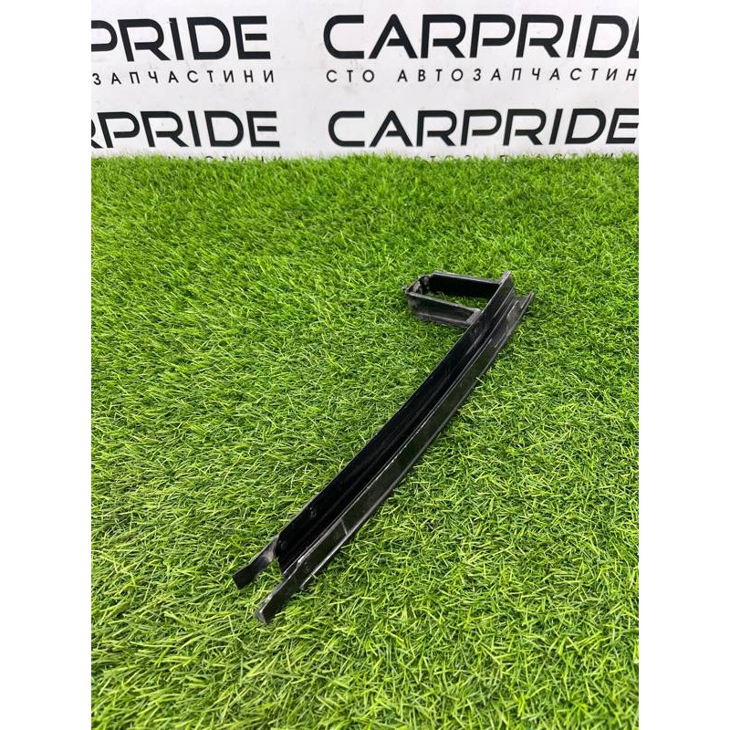 Направляющая стекла двери (кузов и элементы) Renault Megane 3 2011 1,5 dCi (K9K837) 802411025R