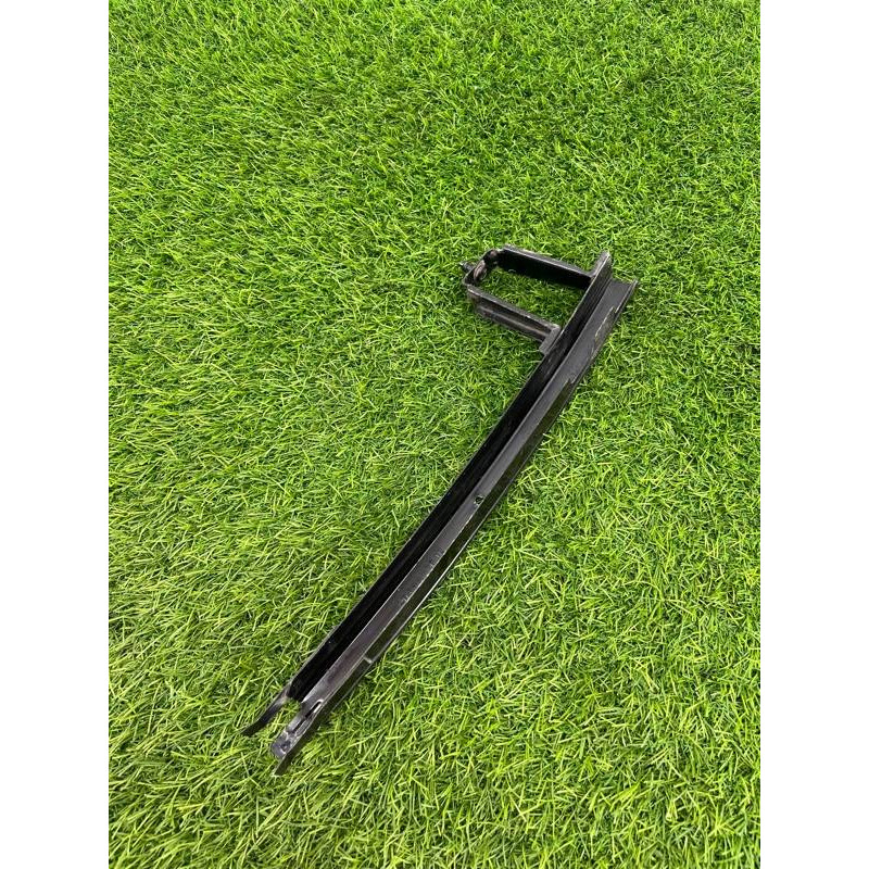 Направляющая стекла двери (кузов и элементы) Renault Megane 3 2011 1,5 dCi (K9K837) 802411025R