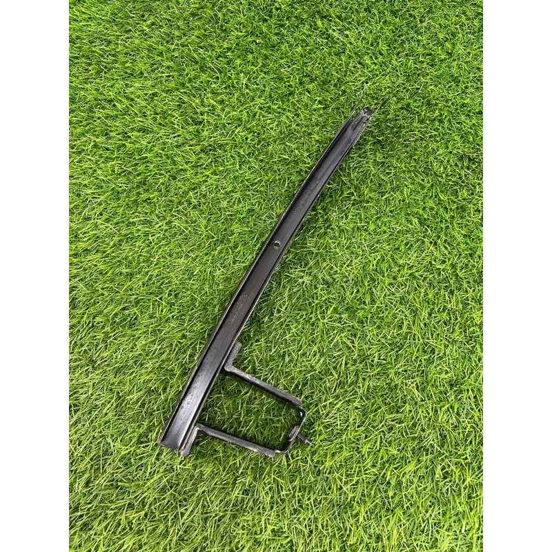 Направляющая стекла двери (кузов и элементы) Renault Megane 3 2011 1,5 dCi (K9K837) 802411025R