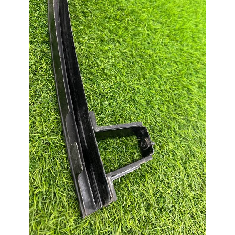 Направляющая стекла двери (кузов и элементы) Renault Megane 3 2011 1,5 dCi (K9K837) 802411025R