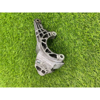 Кронштейн насоса гідропідсилювача