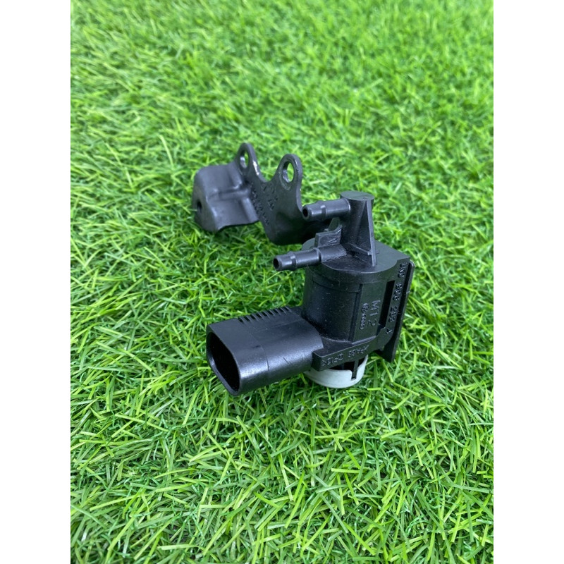 Вакуумный клапан (двигатель и элементы) Volkswagen Touareg NF 2013 3.0 TDI CRCA 1K0906283A