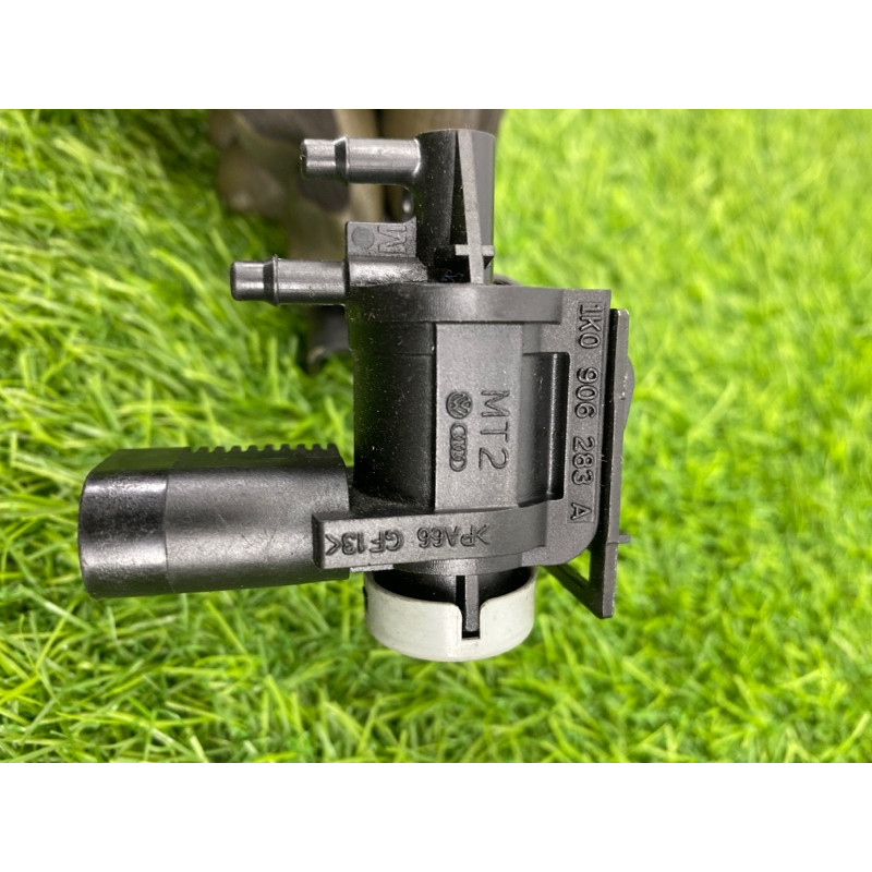 Вакуумный клапан (двигатель и элементы) Volkswagen Touareg NF 2013 3.0 TDI CRCA 1K0906283A