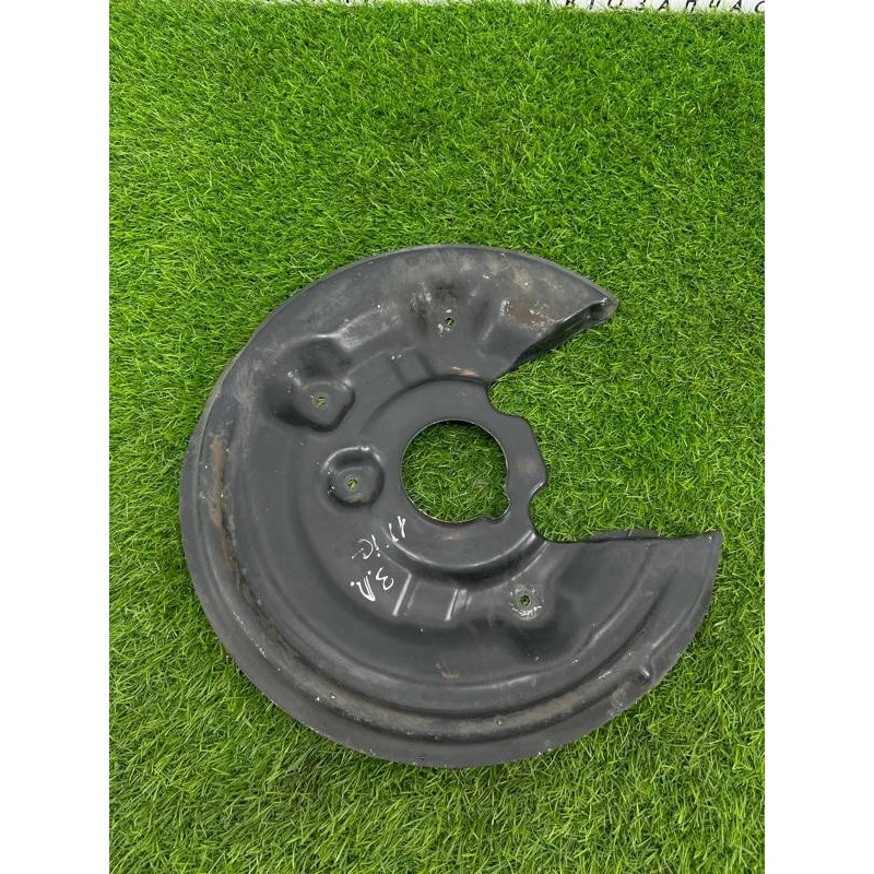 Пыльник тормозного диска (тормозная система) Volkswagen Tiguan 5N 2011 1.4 CAVA 5n0615611c