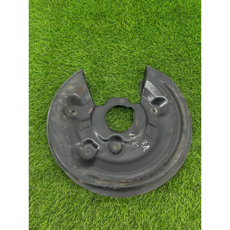 Пыльник тормозного диска (тормозная система) Volkswagen Tiguan 5N 2011 1.4 CAVA 5n0615611c