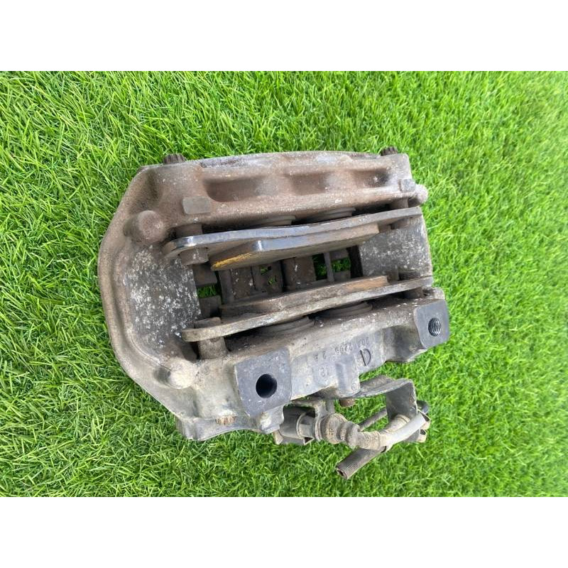 Гальмівний супорт (гальмівна система) Volkswagen Touareg NF 2013 3.0 TDI CRCA 7P6615423D